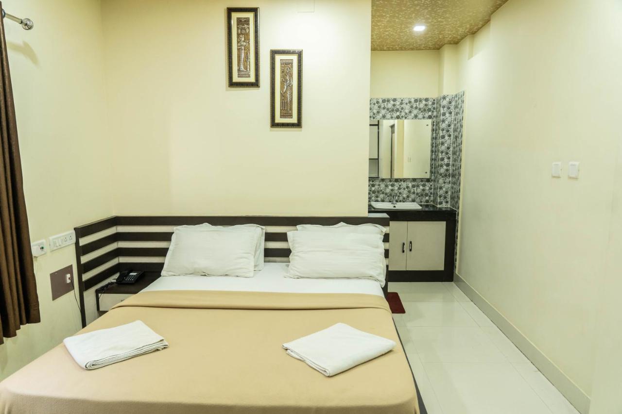 Hotel Bnson Blue Cuttack Exterior photo